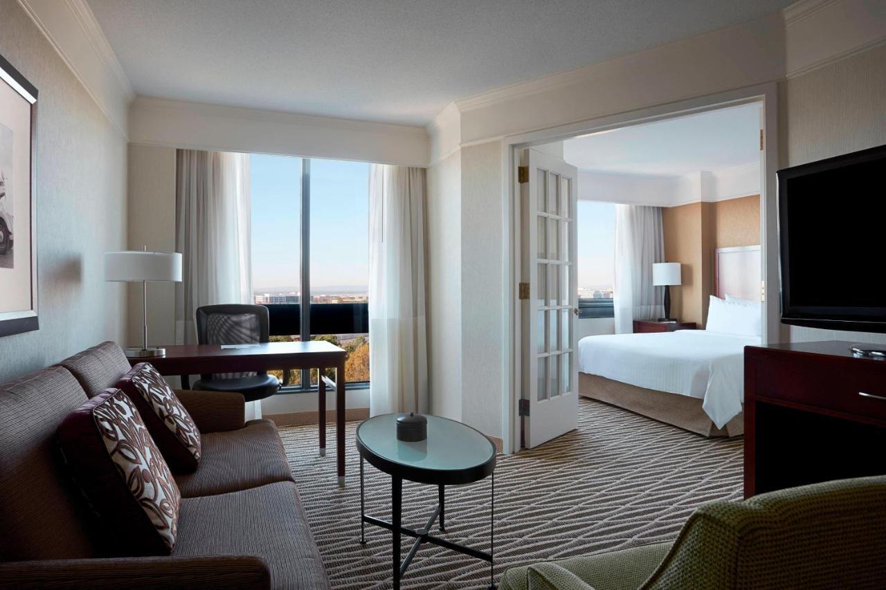 Washington Dulles Marriott Suites Herndon Exterior foto